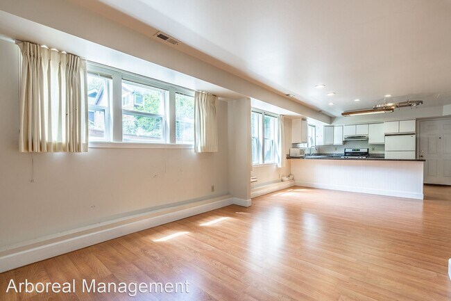 Building Photo - 2 br, 1 bath House - 117 11th Ave E Unit B