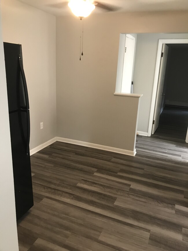 Kitchen area - 5650 Macey Ave
