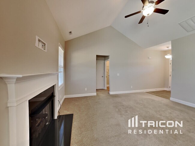 Building Photo - 104 Rolling Oaks Lane Benson NC