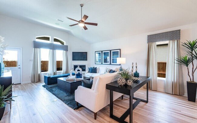 Foto del edificio - 17204 Clover Dr
