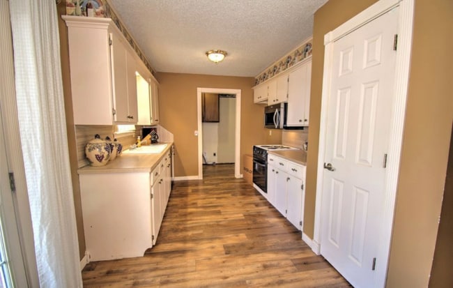 Foto del edificio - 516 Warwick Dr