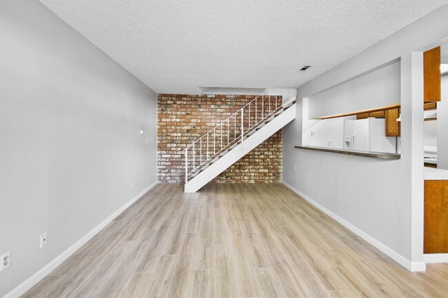 Foto del edificio - 28031 Robin Ave