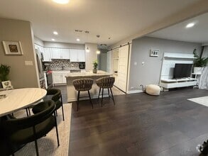 Building Photo - 7510 Farmingdale Dr