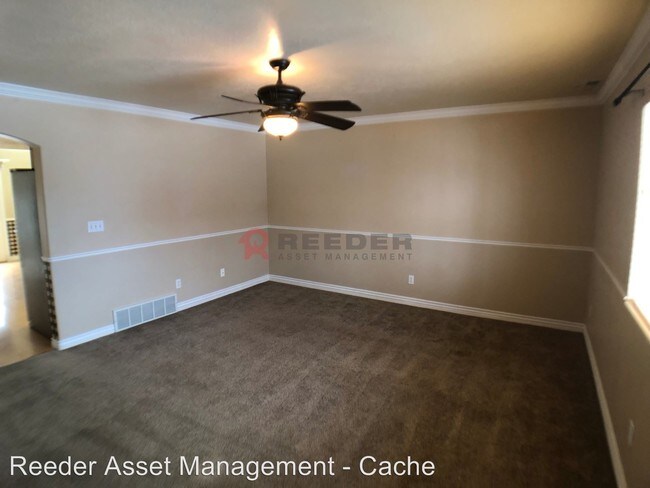 Building Photo - 3 br, 1.5 bath House - 111 Penhurst Place