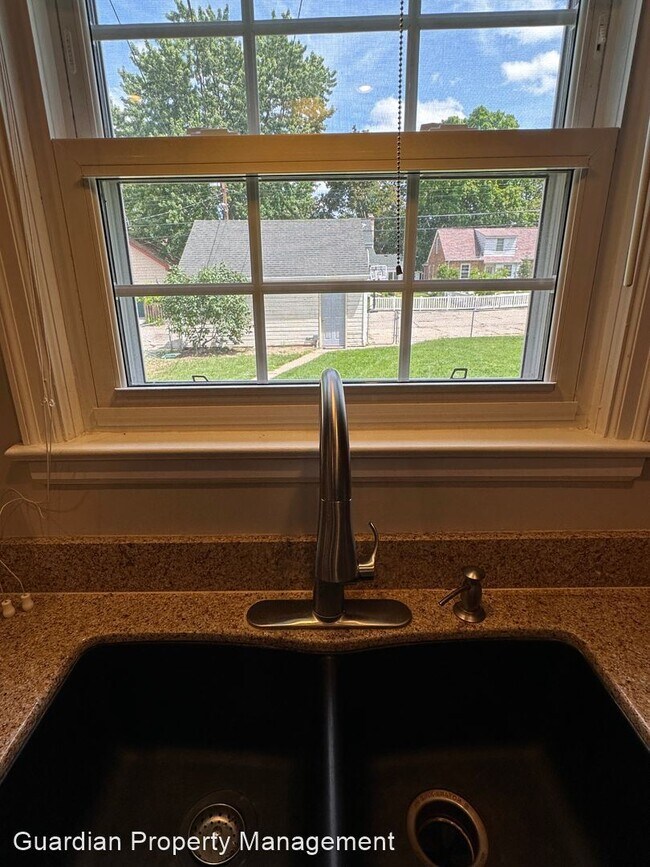 Foto del edificio - 3 br, 4 bath House - 5513 Newton Ave S