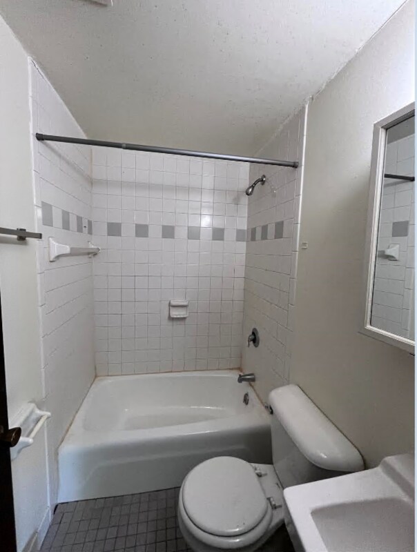 Foto del edificio - 714 N Oak St