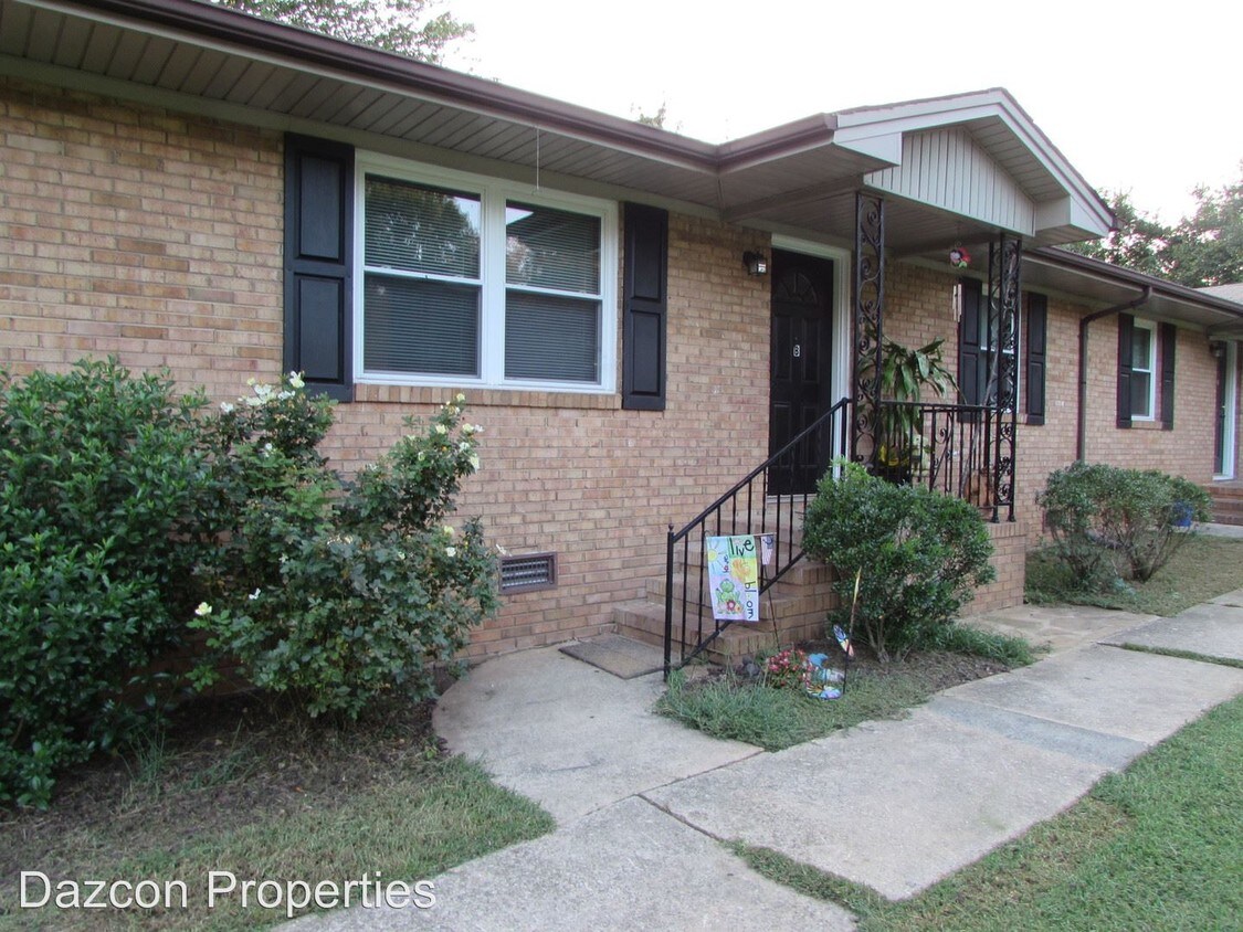 Foto principal - 310 Hillcrest Dr