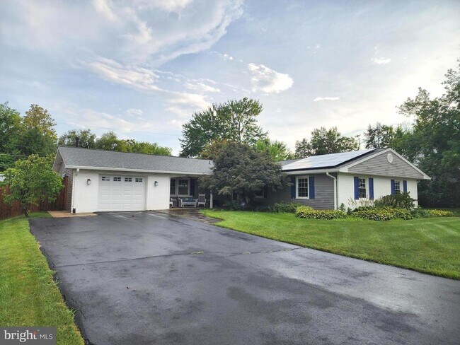 Foto del edificio - 13201 Moss Ranch Ln