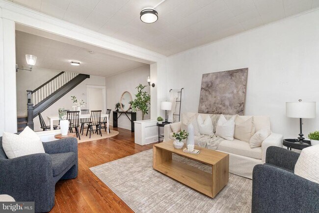 Building Photo - 3822 6th St