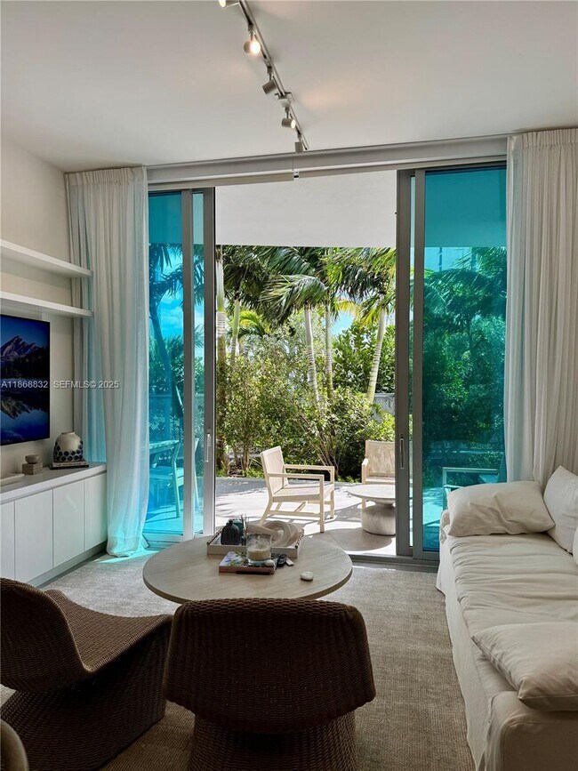 Foto del edificio - 17550 Collins Ave