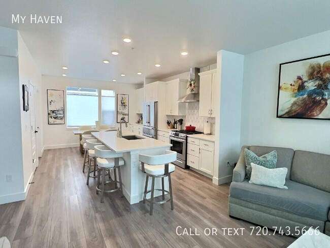 Building Photo - Beautiful and Spacious New Townhome in Nor...