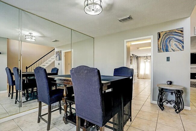 Foto del edificio - 3005 Wood Hollow Dr
