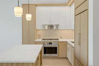 Building Photo - 4 Lighthouse Lndg