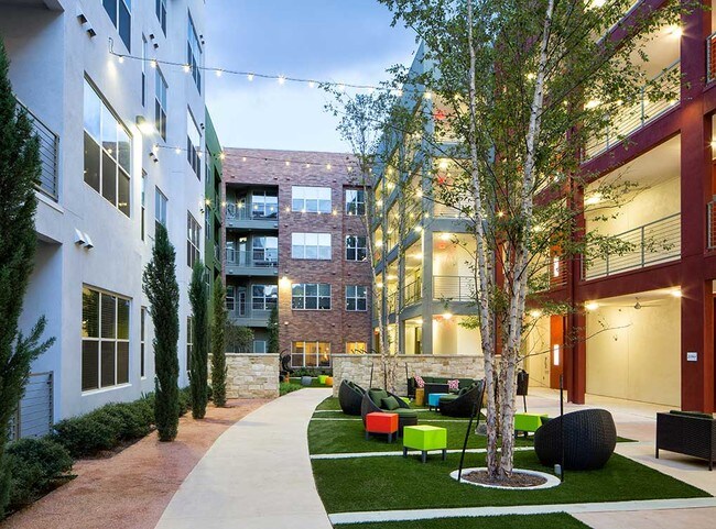 Foto del edificio - Urban Retreat: Discover Our Chic Studio Ap...