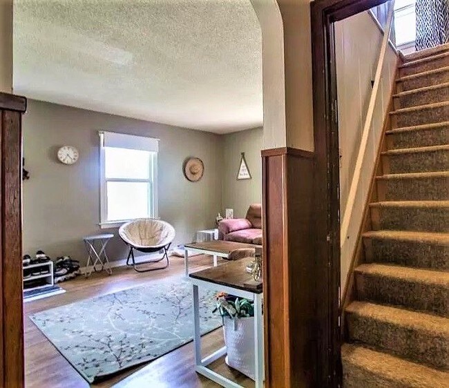 Foto del edificio - AVAILABLE JUNE 1--2305 S Grange