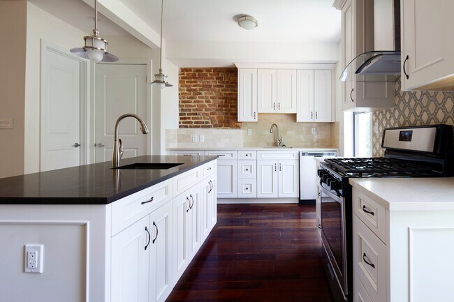 Foto del edificio - 751 Quincy St