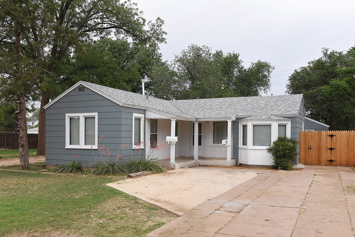 Primary Photo - "Charming Retreat: Cozy 2-Bed, 1-Bath Gem ...