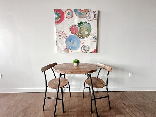 Foto del edificio - 403 W 4th St N