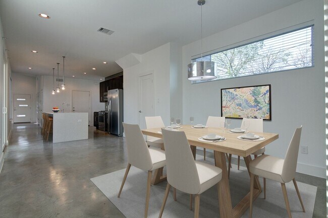 Building Photo - UT PRE-LEASE: 2014 Construction, 6 bed / 3.5 bath home with modern amenities, great location