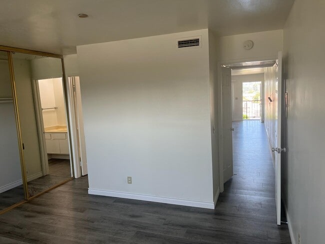 Building Photo - Cedar Park Apartments