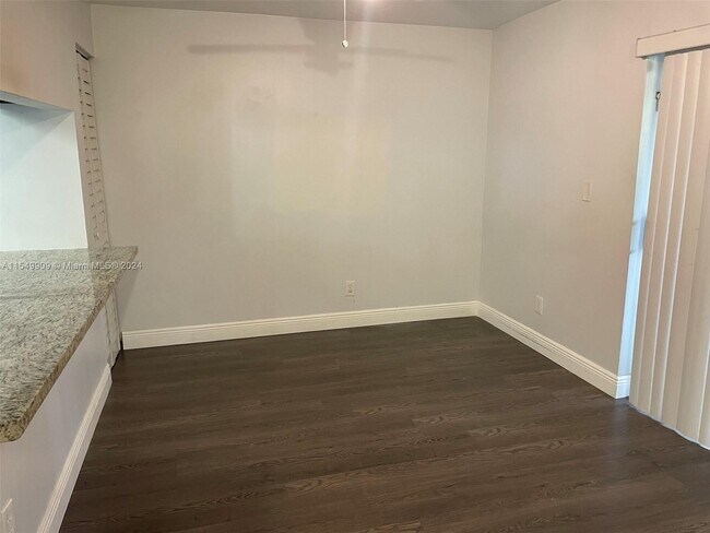 Foto del edificio - 120 SW 96th Terrace