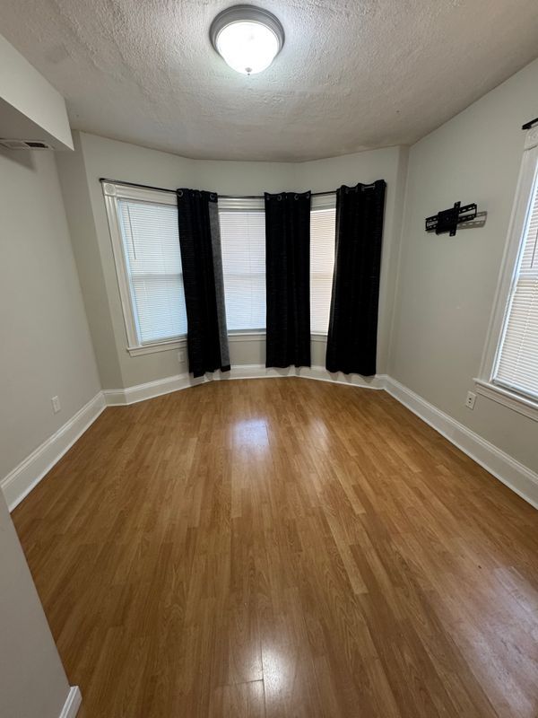 Foto del edificio - 164 Crest Ave