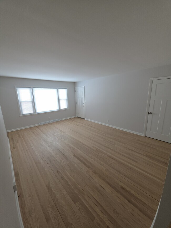 Foto del edificio - 11817 W North Ave