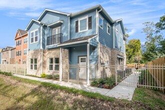 Building Photo - 5262 Ella Blvd