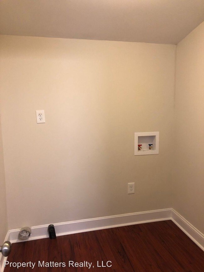 Foto del edificio - 3 br, 1 bath House - 830 Overhill Street