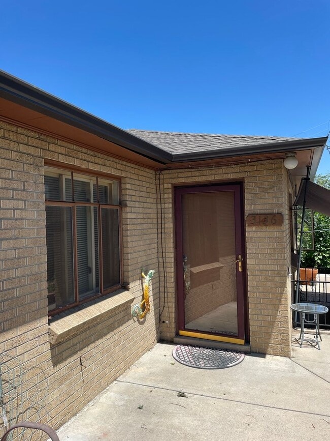 Building Photo - 3136 Stuart St