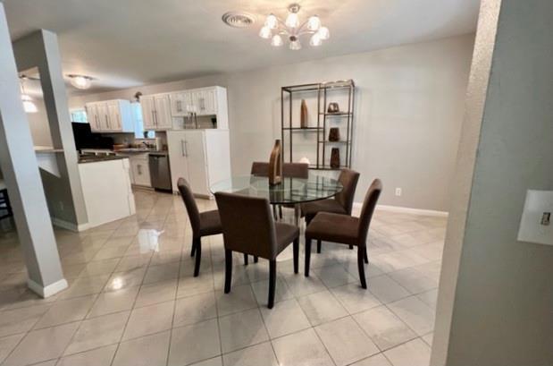 Foto del edificio - 13139 Blossomheath Ln