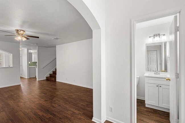 Building Photo - 210 Summerside Ave