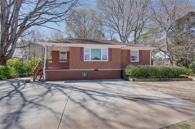 Foto del edificio - 5085 Chamblee Tucker Rd