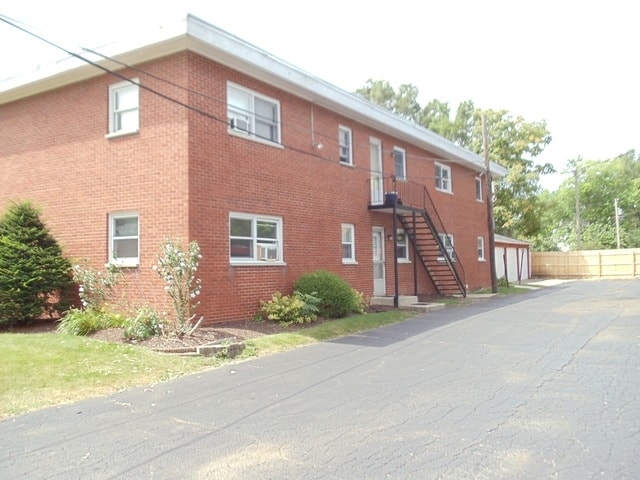 Building Photo - 5 N Broadway St