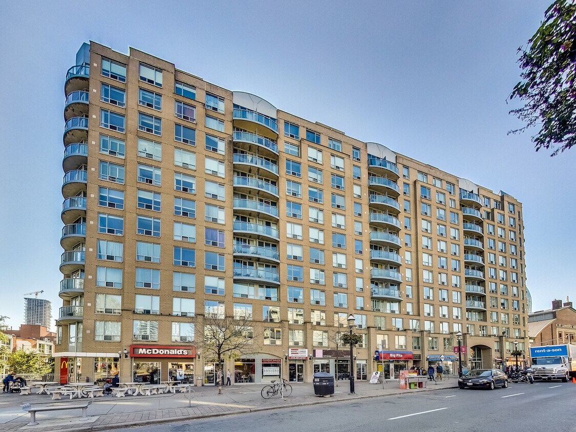 Photo principale - 109-109 Front St E