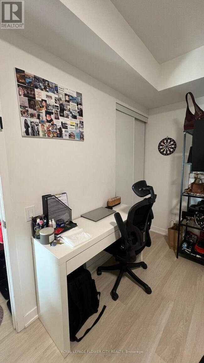 Photo du bâtiment - 500 Wilson Ave