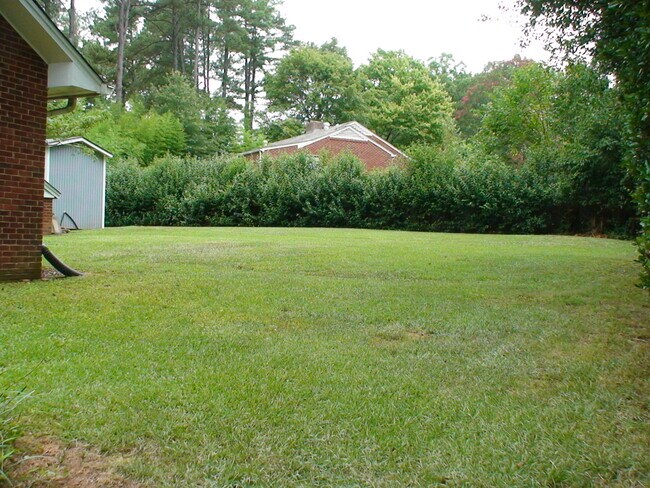 Building Photo - 4008 Avent Ferry Rd