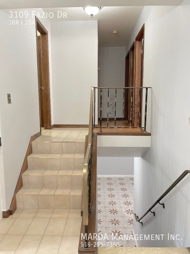 Photo du bâtiment - SPACIOUS 3 BED 2 BATH HOME IN GREAT SOUTH WINDSOR + UTILITIES!