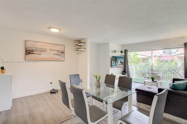 Foto del edificio - 4610 NW 79th Ave