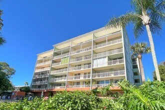 Building Photo - 690 Osceola Ave