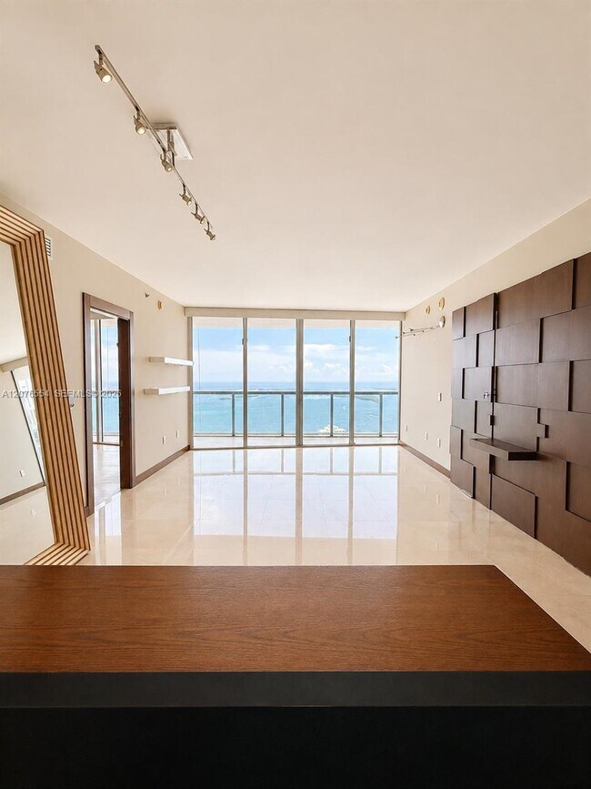 Foto del edificio - 465 Brickell Ave