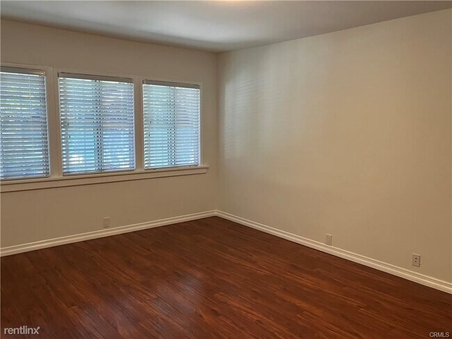 Building Photo - 3 br, 3 bath House - 1801 Colina Dr