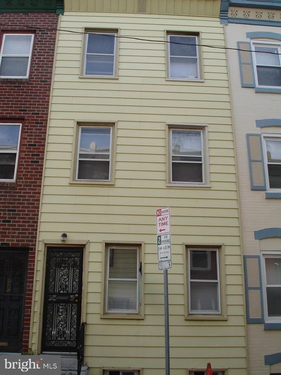 Building Photo - 522 N Douglas St