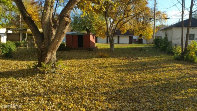 Building Photo - 2 br, 1 bath House - 1717 W 7th St