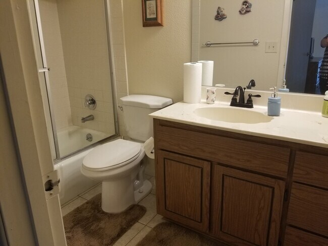 Building Photo - Summer Furnished Condo
