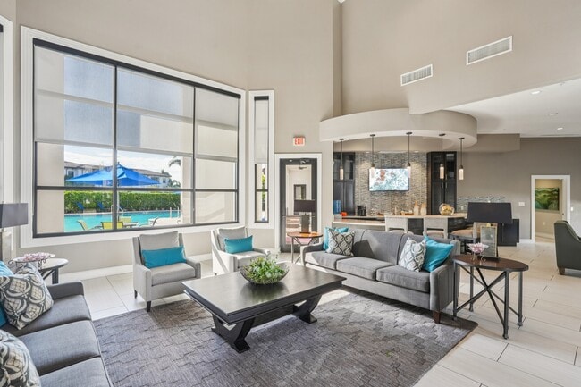 Building Photo - Channelside