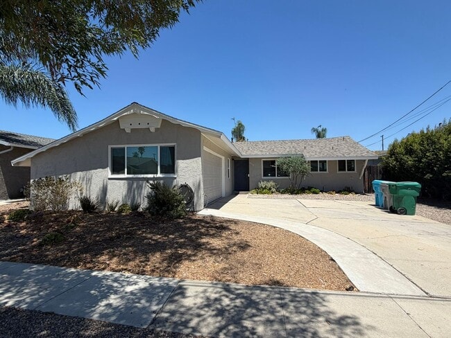 Building Photo - 6315 Lake Arago Ave