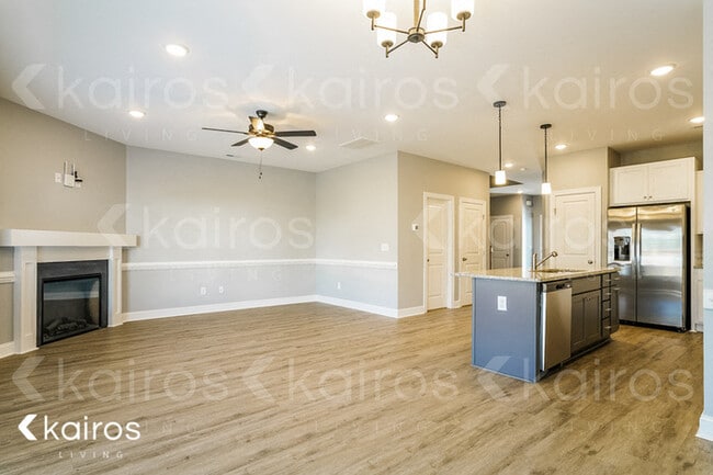 Building Photo - 3709 Oak Leaf Wy