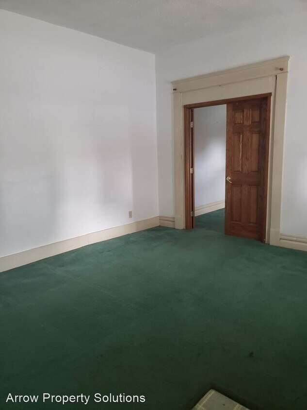 115 S Walnut St, Crawfordsville, IN 47933 House Rental in