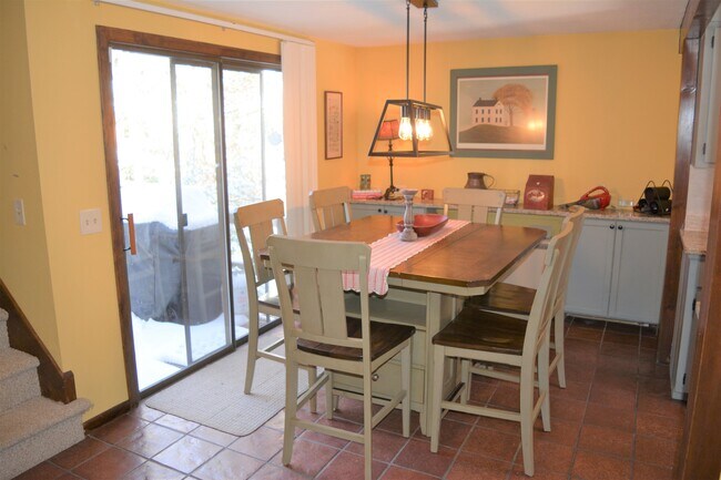 Foto del edificio - 6 Pleasant Dr